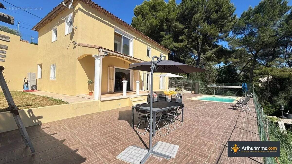 Maison à CAGNES-SUR-MER