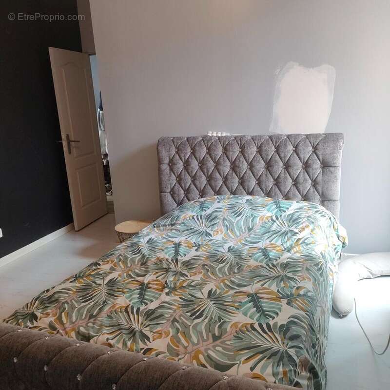 Appartement 79 m² à Le Chambon-Feugerolles  - photo 5