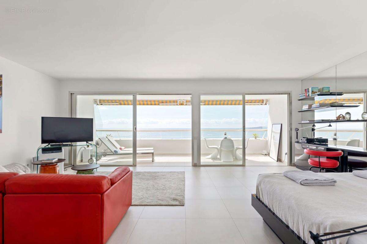 Appartement à VILLENEUVE-LOUBET