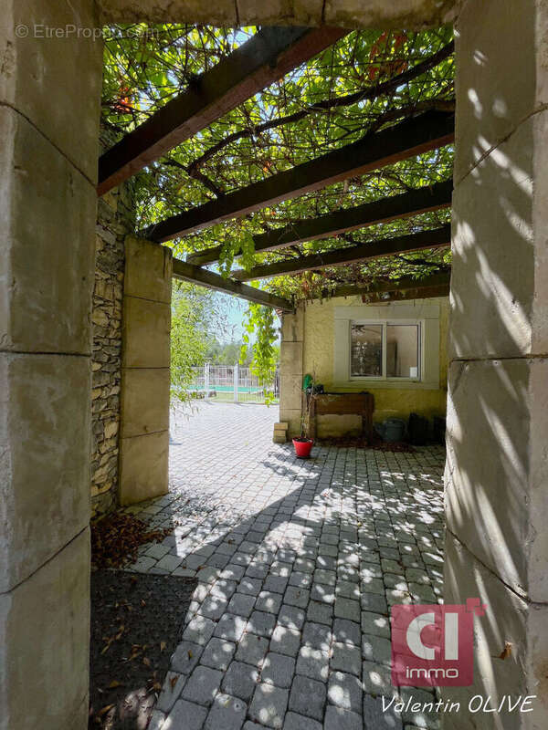 Maison La Roquebrussanne 6 pièces 190 m2 avec dépendance. - photo 16