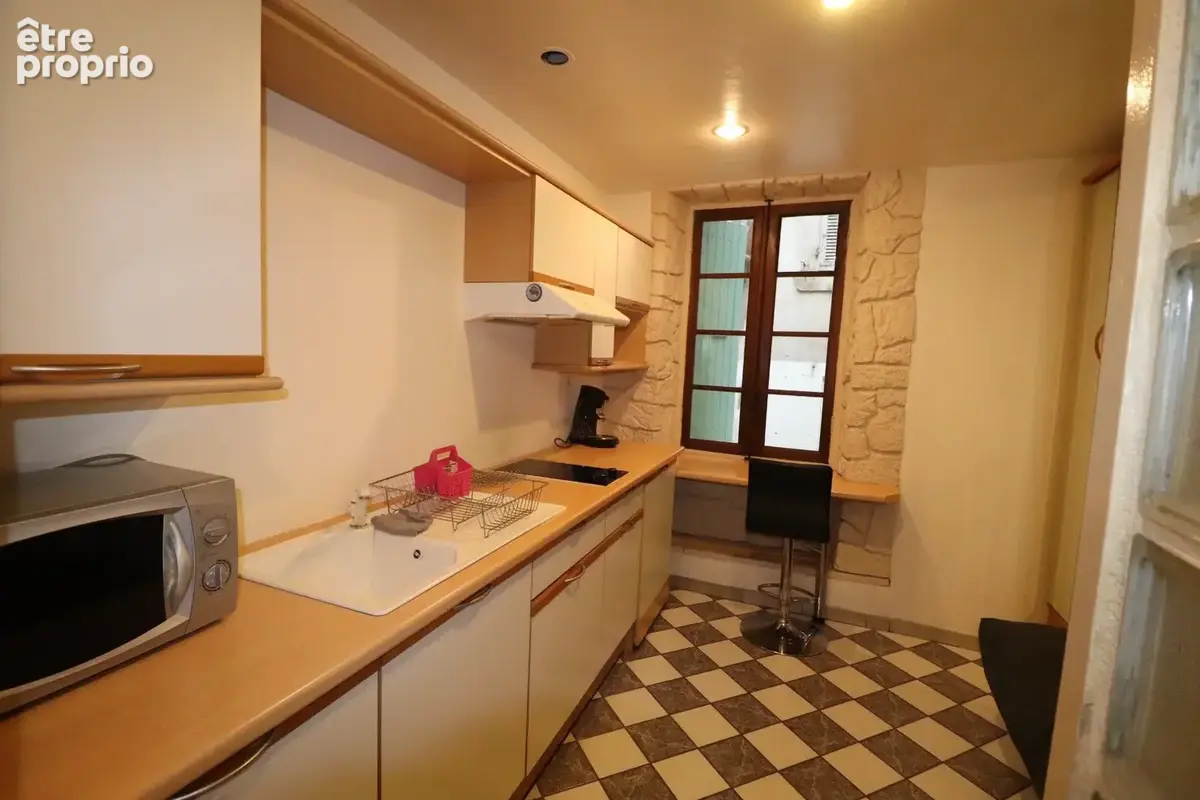 A valence, centre local commercial + 2 appartements. - photo 4