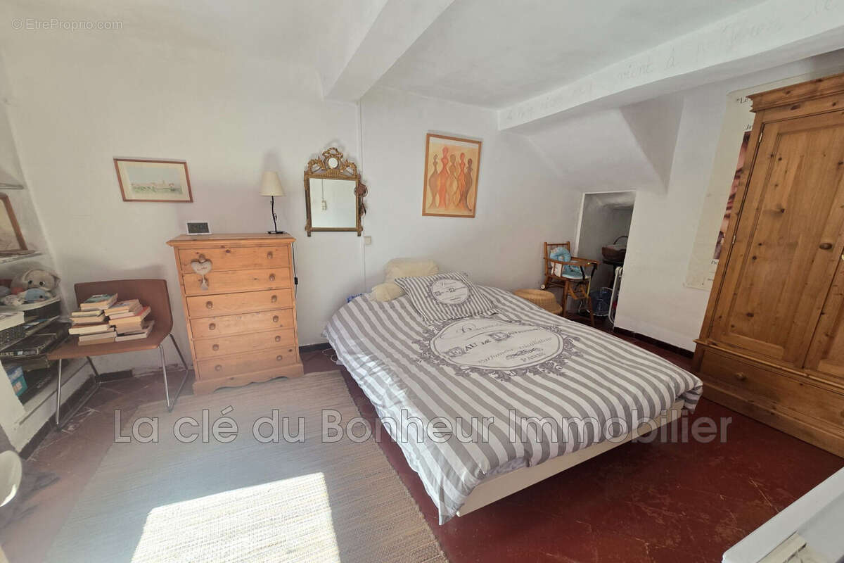 Maison à GREOUX-LES-BAINS