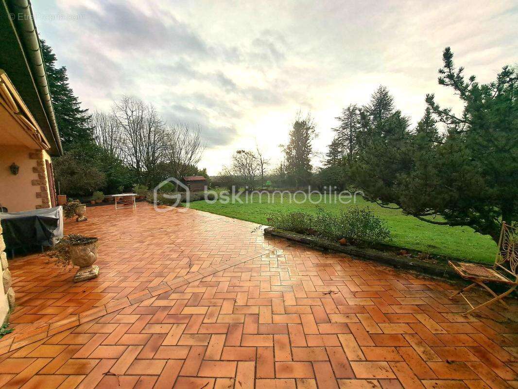 Maison à SAINT-LANGIS-LES-MORTAGNE