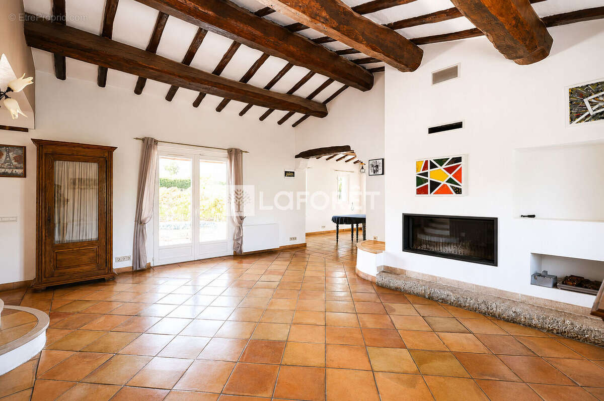 Maison à MONTAUROUX