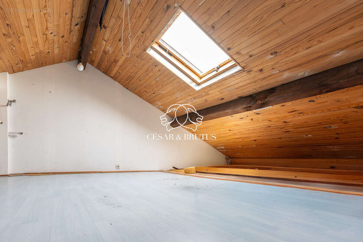 Maison 140 m² à Villeurbanne  - photo 7