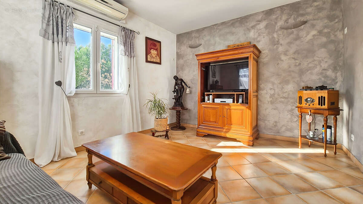 Maison à MORIERES-LES-AVIGNON