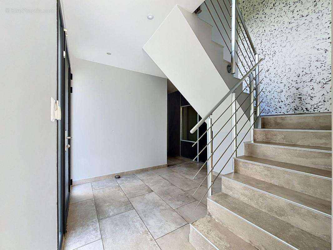 Maison 142 m² à Loire-Sur-Rhone  - photo 8