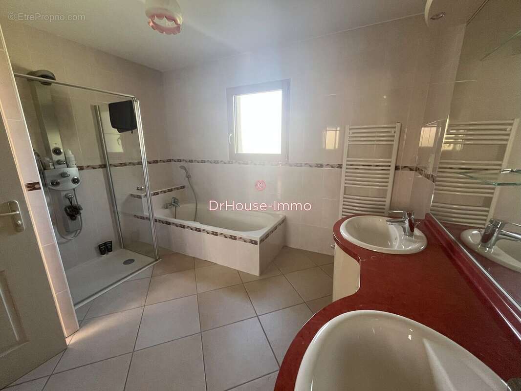 Maison 205 m² à Beaumont  - photo 9