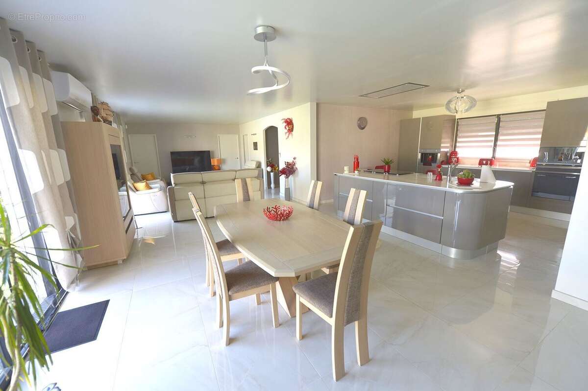 Maison à SAINT-GEORGES-DE-DIDONNE