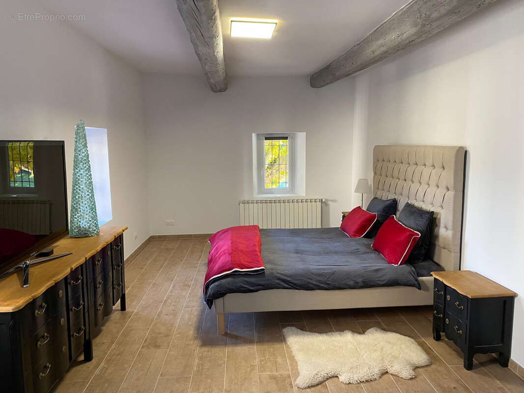 Maison à L'ISLE-SUR-LA-SORGUE