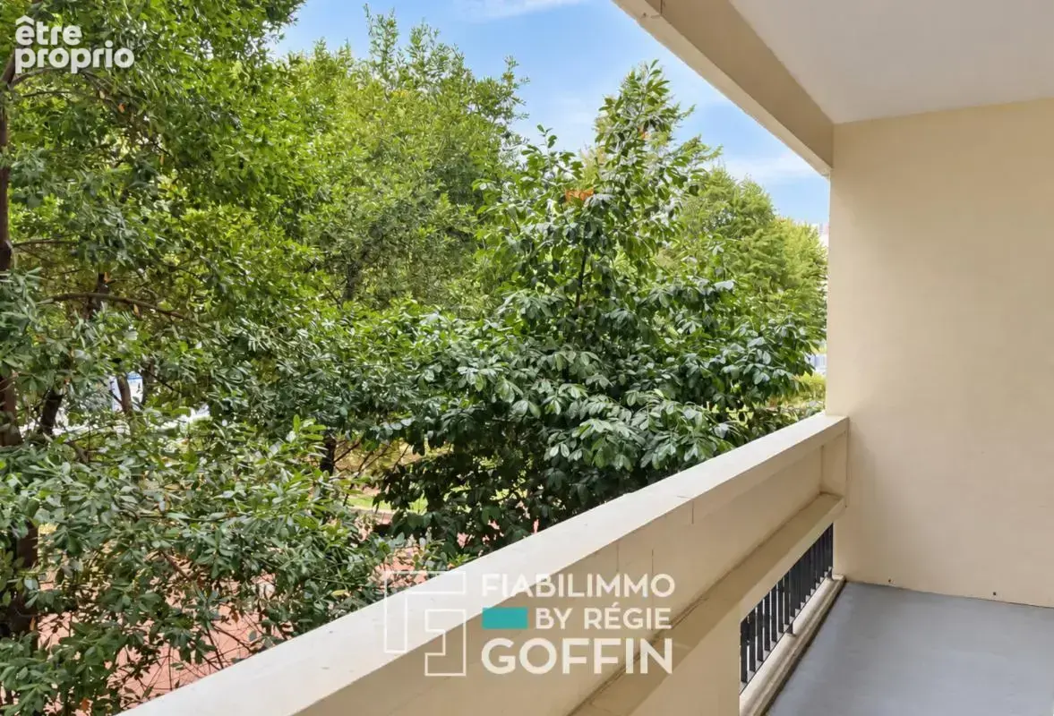 Monplaisir   t4 traversant de 89 m2   balcon, parking et cav - photo 3