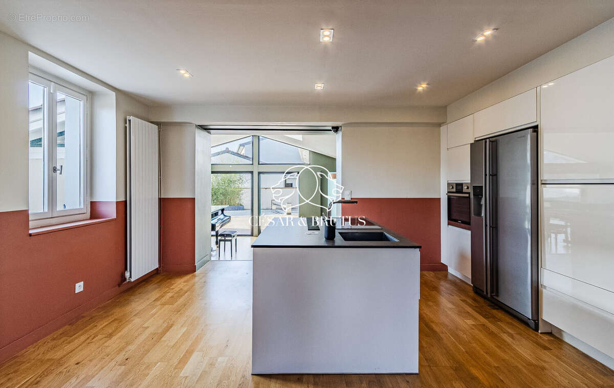 Maison 155 m² à Tassin-La-Demi-Lune  - photo 5