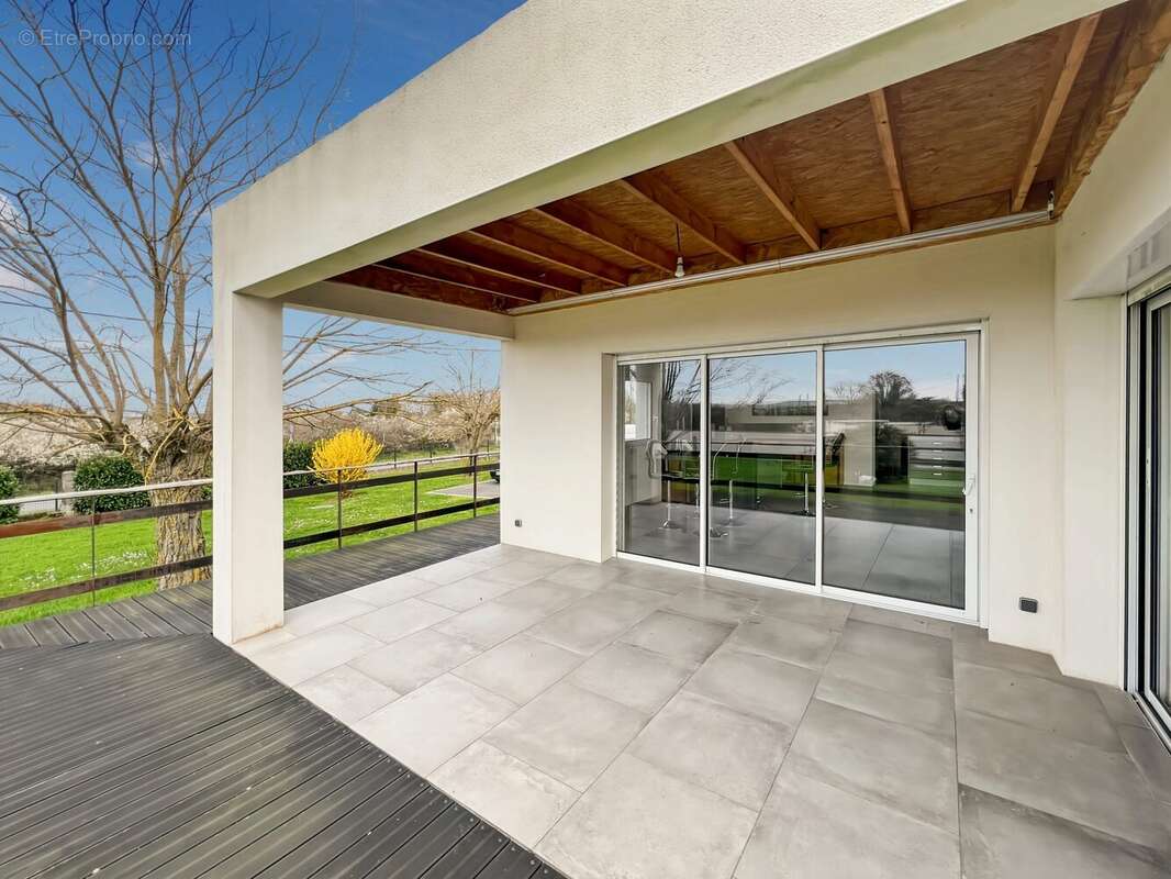 Maison à LA SALVETAT-SAINT-GILLES