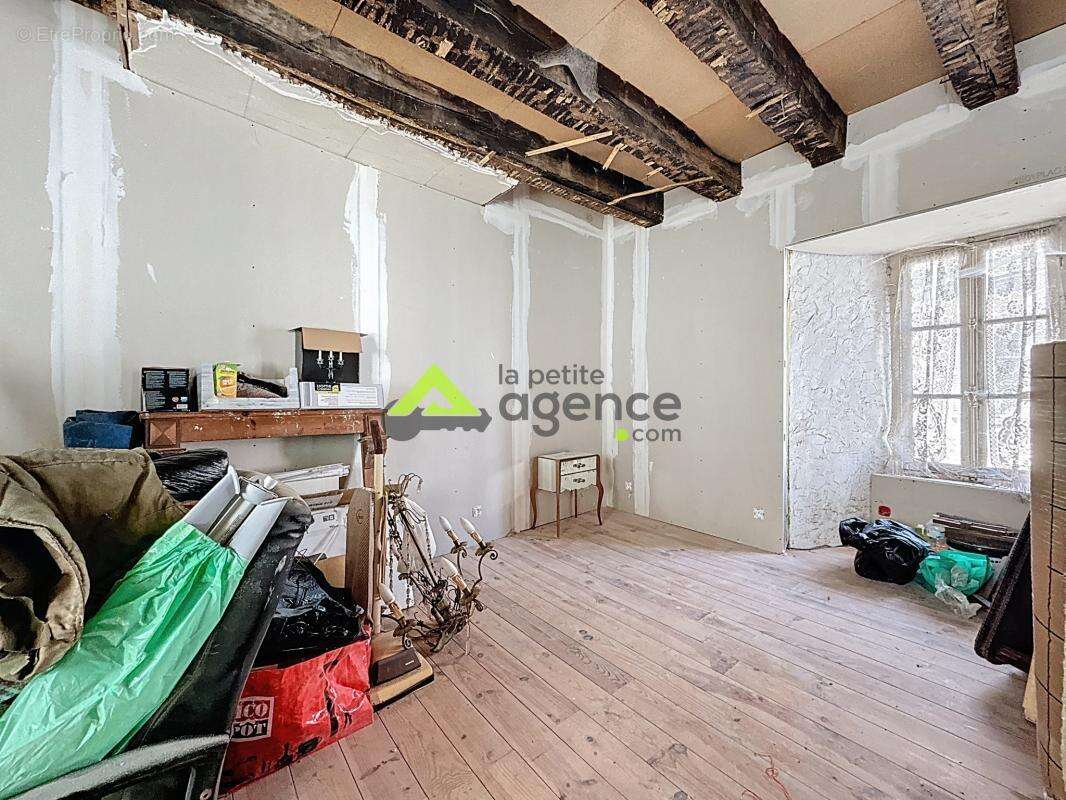 Appartement à SAINT-VAURY