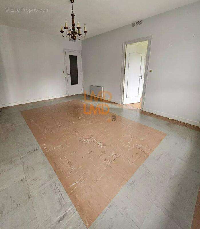 Maison à SAINT-JEAN-D&#039;ANGELY