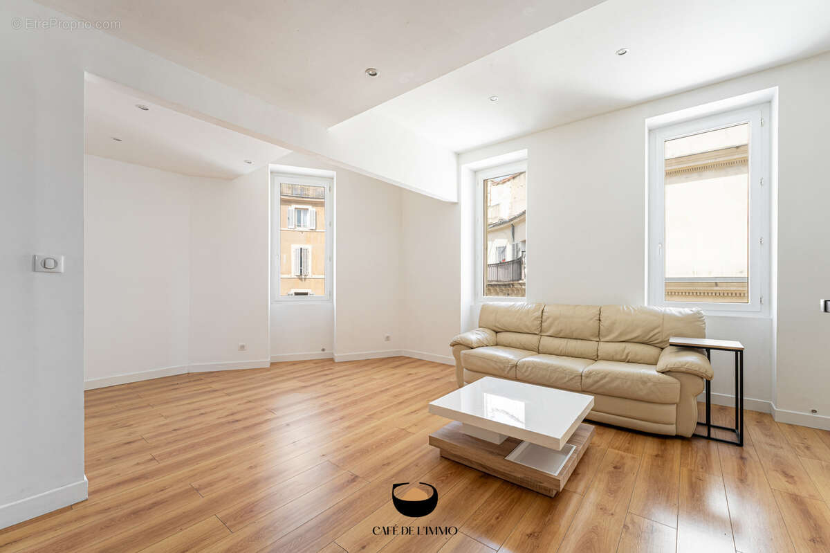 Appartement à MARSEILLE-6E