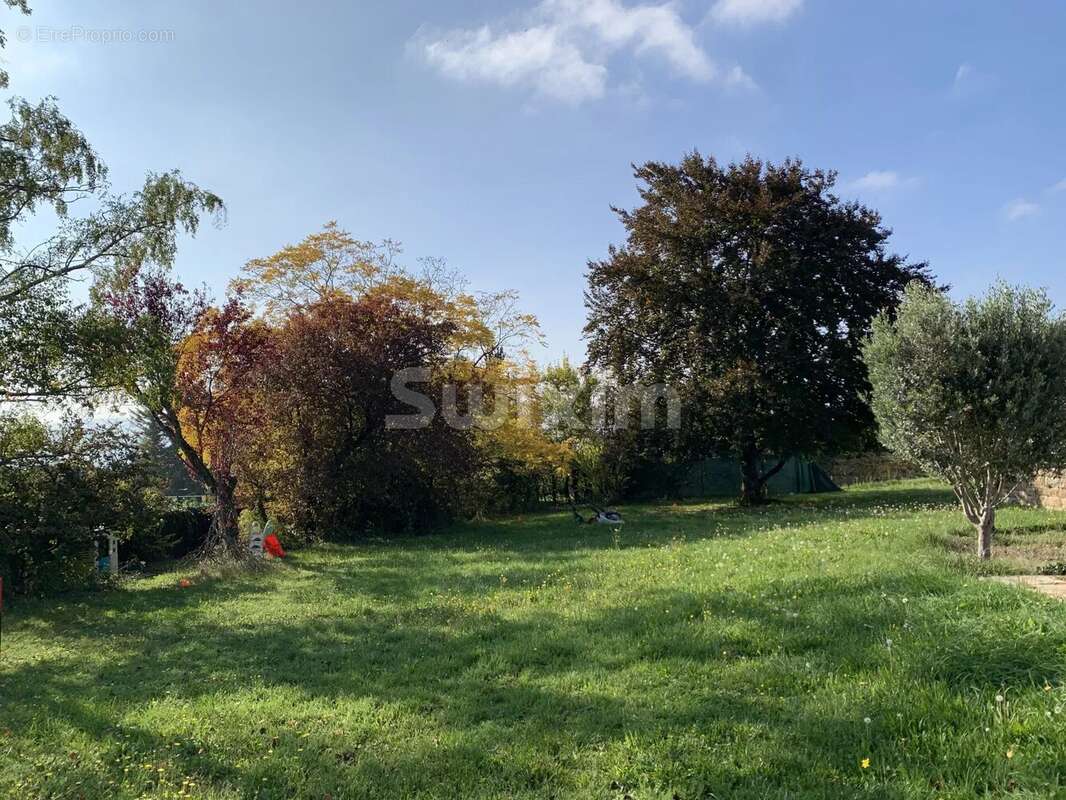 Maison à CHARNAY-LES-MACON