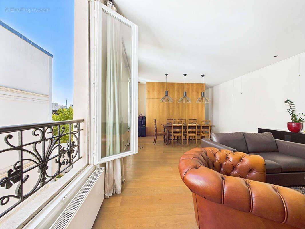 Appartement à PARIS-17E
