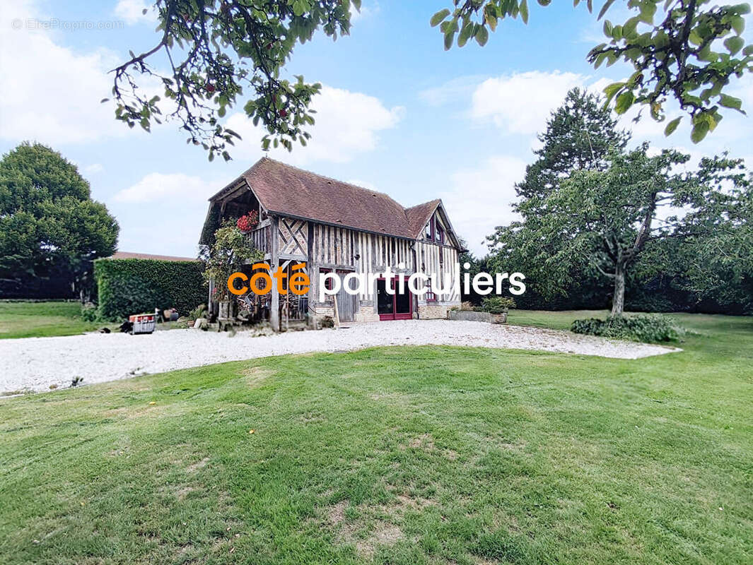 Maison à SAINT-PIERRE-SUR-DIVES