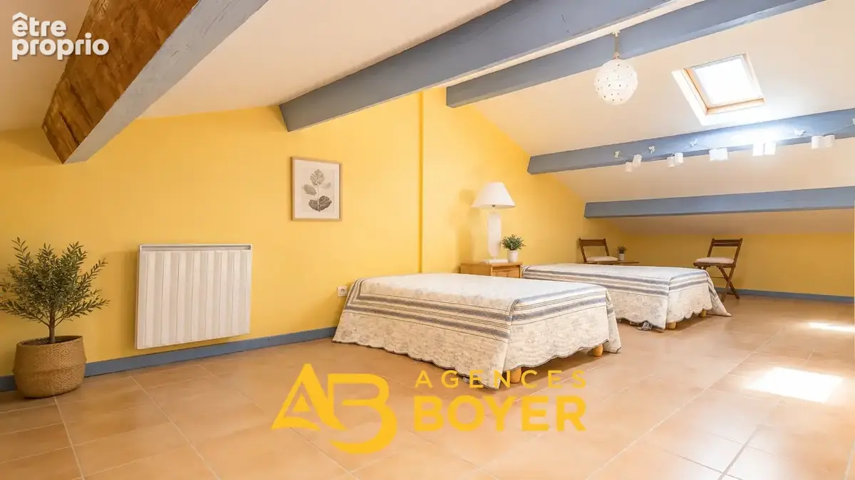 BANDOL - Comme une Maison à Deux Pas du Port : T3 Duplex avec Jardin Privatif et Stationnement - photo 10
