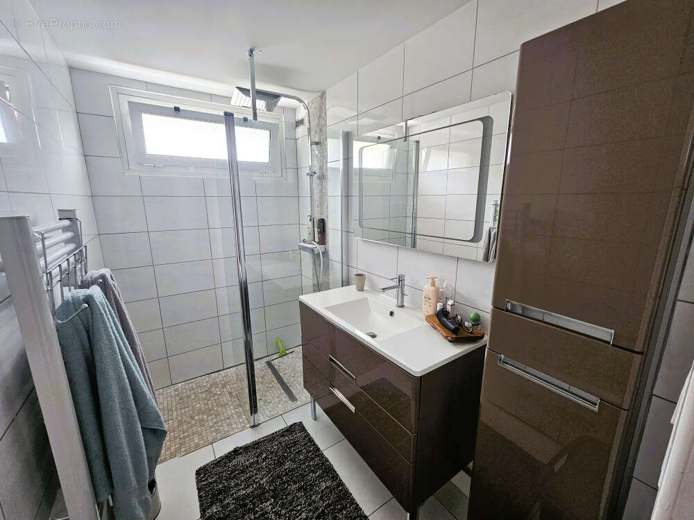 Maison à SAINT-ESTEVE