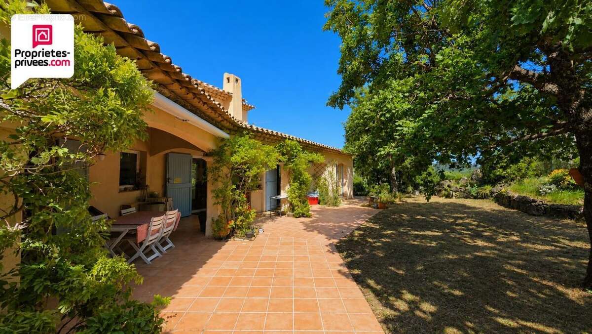 Maison à SAINT-CEZAIRE-SUR-SIAGNE