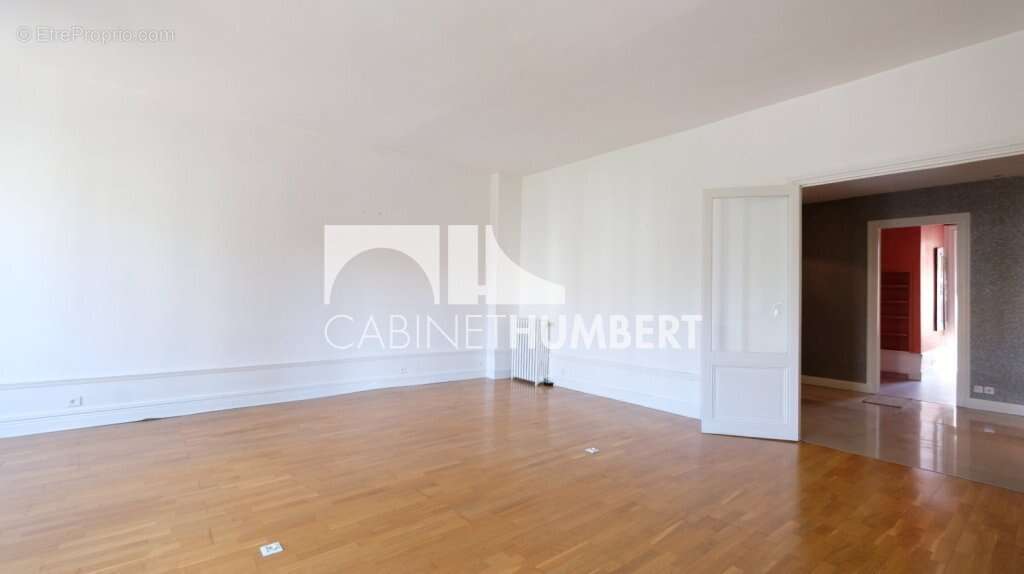Appartement 146 m² à Saint-Etienne  - photo 2