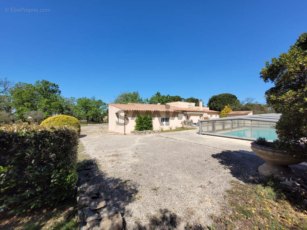 Maison à CLARENSAC