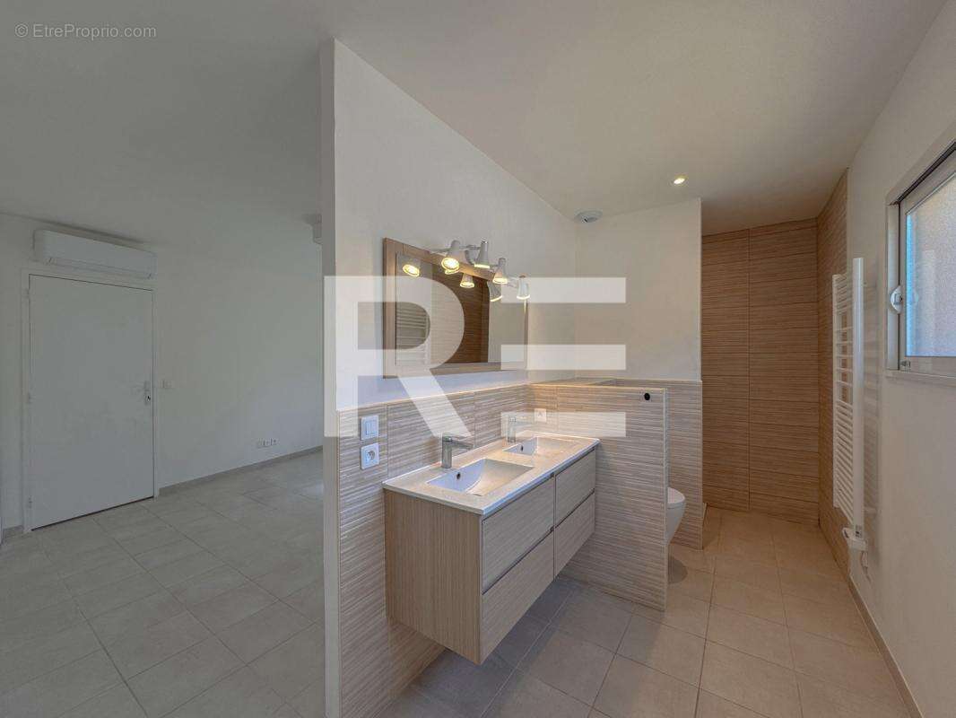 Maison de plainpied avec terrasse, jardinet & garage - photo 12