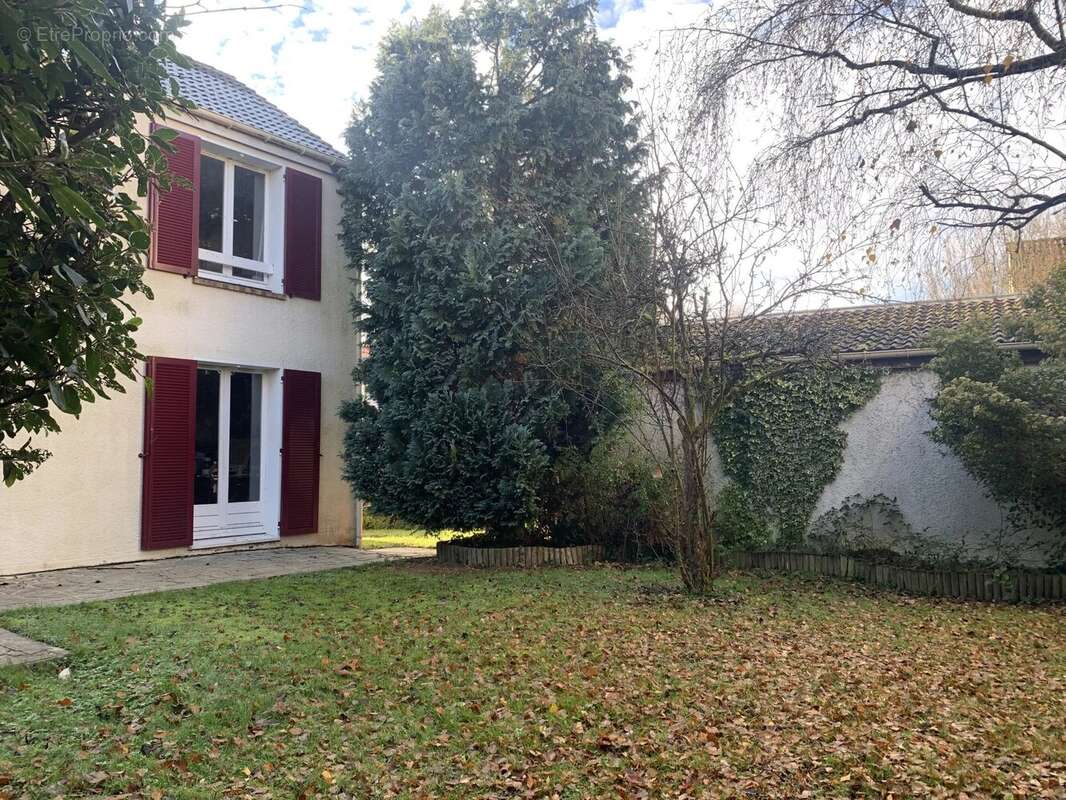 Maison à CHATEAUFORT