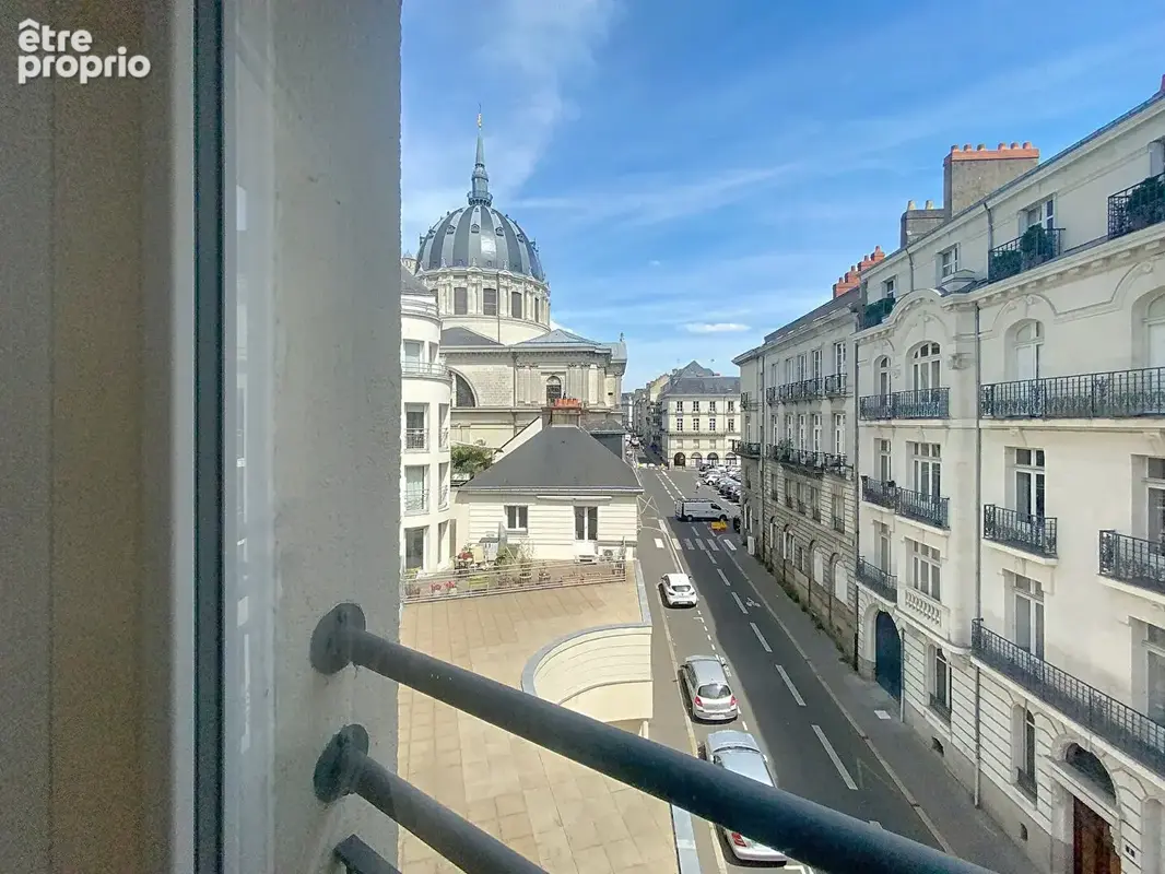 RÉSIDENCE SENIORS : T2 de 55.49 m² avec double Balcon, Cave et Parking - photo 4