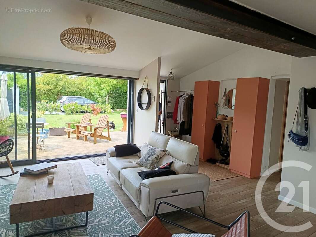 Maison à CHENAC-SAINT-SEURIN-D&#039;UZET