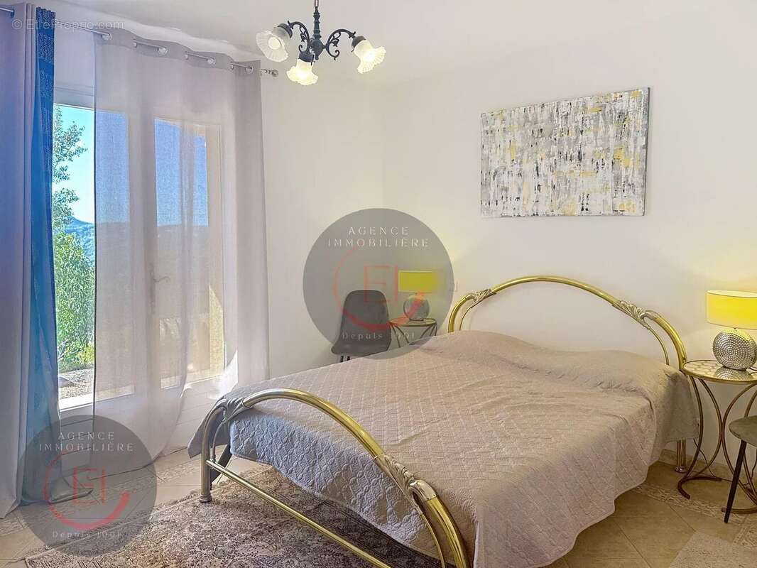 Maison à LES ADRETS-DE-L&#039;ESTEREL