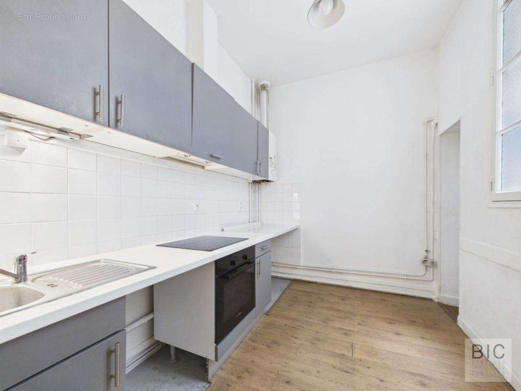 A vendre beau T3 avec balcons et cave - photo 3