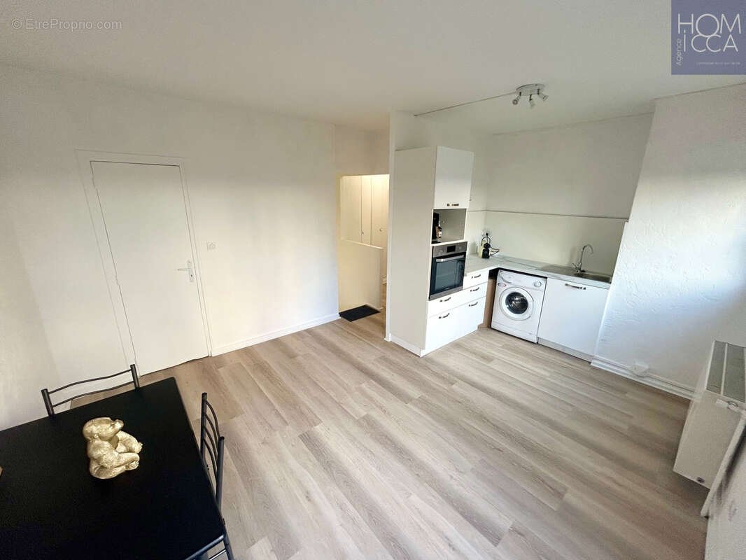 Lyon 4 quartier henon vente appartement type 3 duplex atypique parking collectif - photo 2