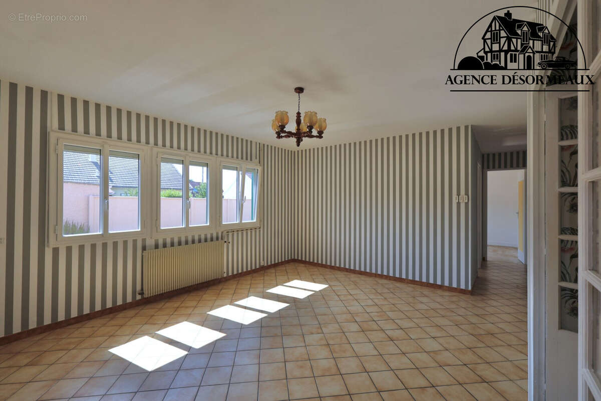 Maison 77 m² à Dreux  - photo 2