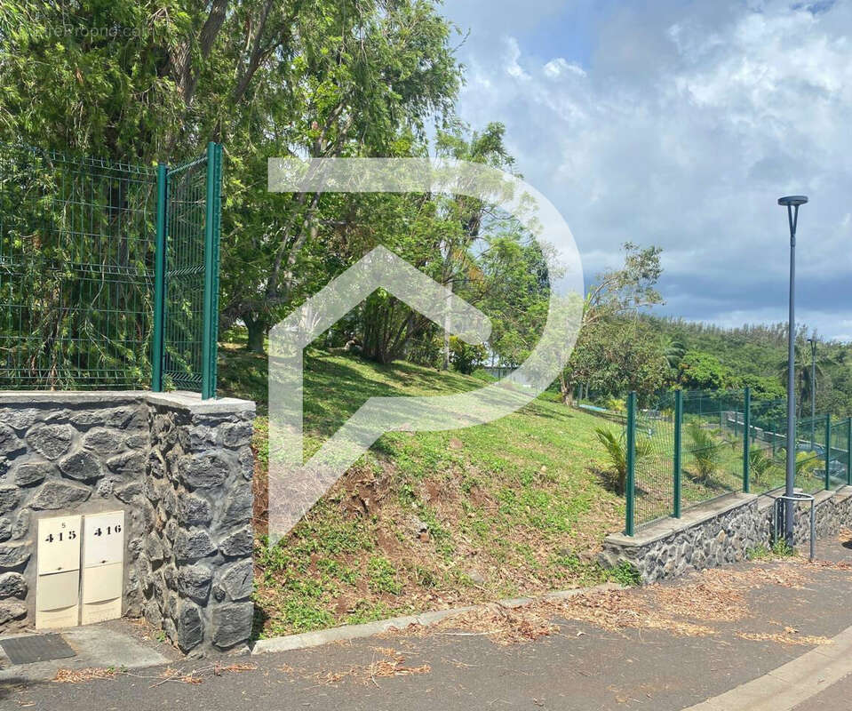 Terrain à SAINT-DENIS