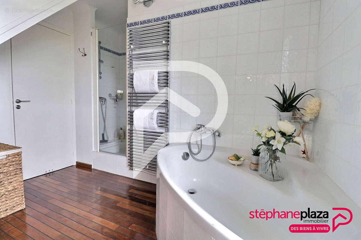 Maison à MAISONS-LAFFITTE