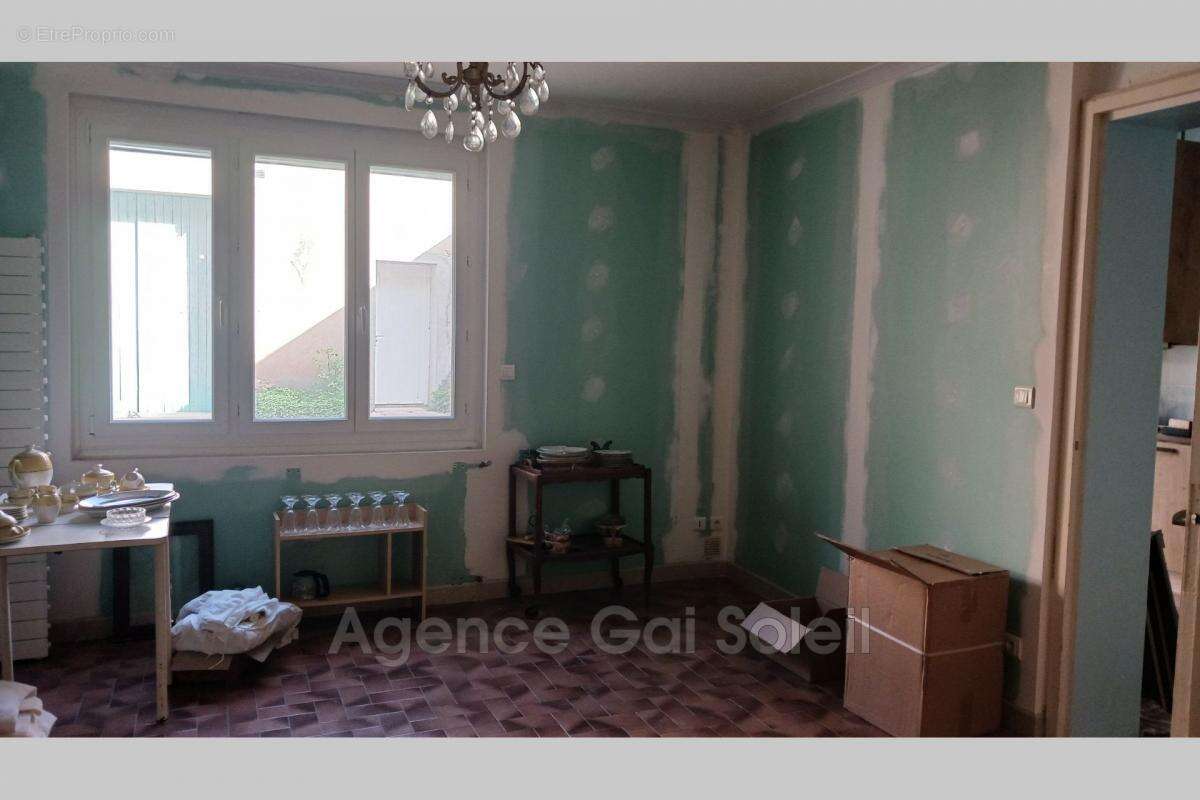 Maison à NISSAN-LEZ-ENSERUNE