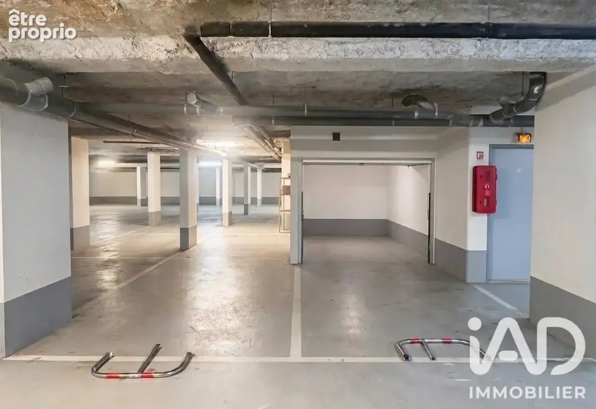 Photo 1 - Parking à LA GARENNE-COLOMBES