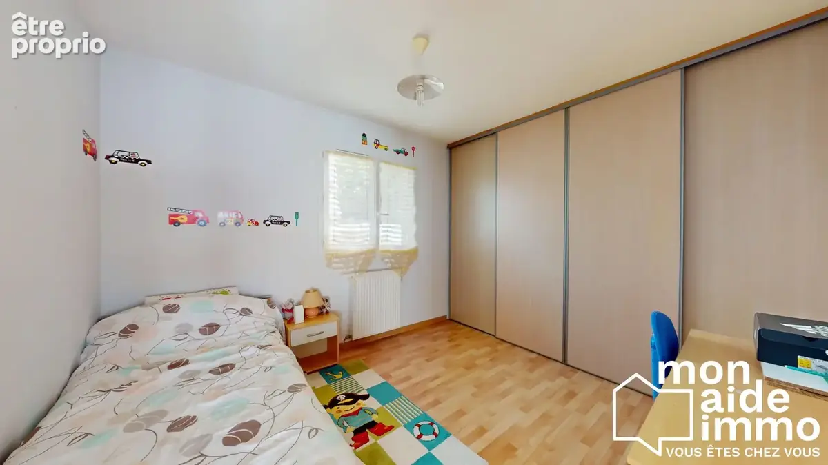 Maison 141 m² à Fargues-Saint-Hilaire  - photo 9