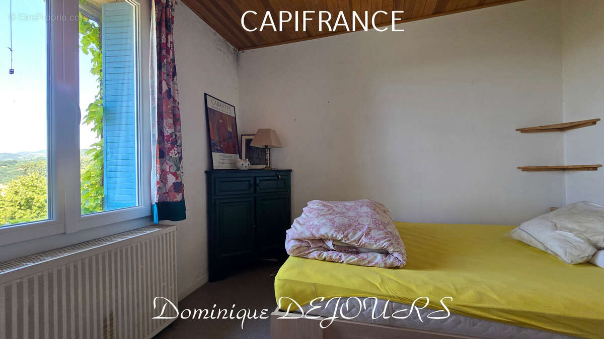 Nichée au cœur de la nature, sans vis-à-vis et avec une vue remarquable, grande maison de 7 (voir 8) chambres et de belles terra - photo 14