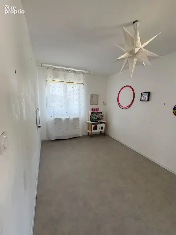 Maison 105 m² à Cranves-Sales  - photo 5
