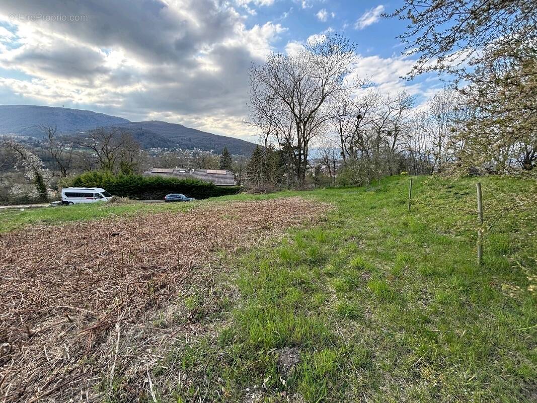 Terrain à VETRAZ-MONTHOUX
