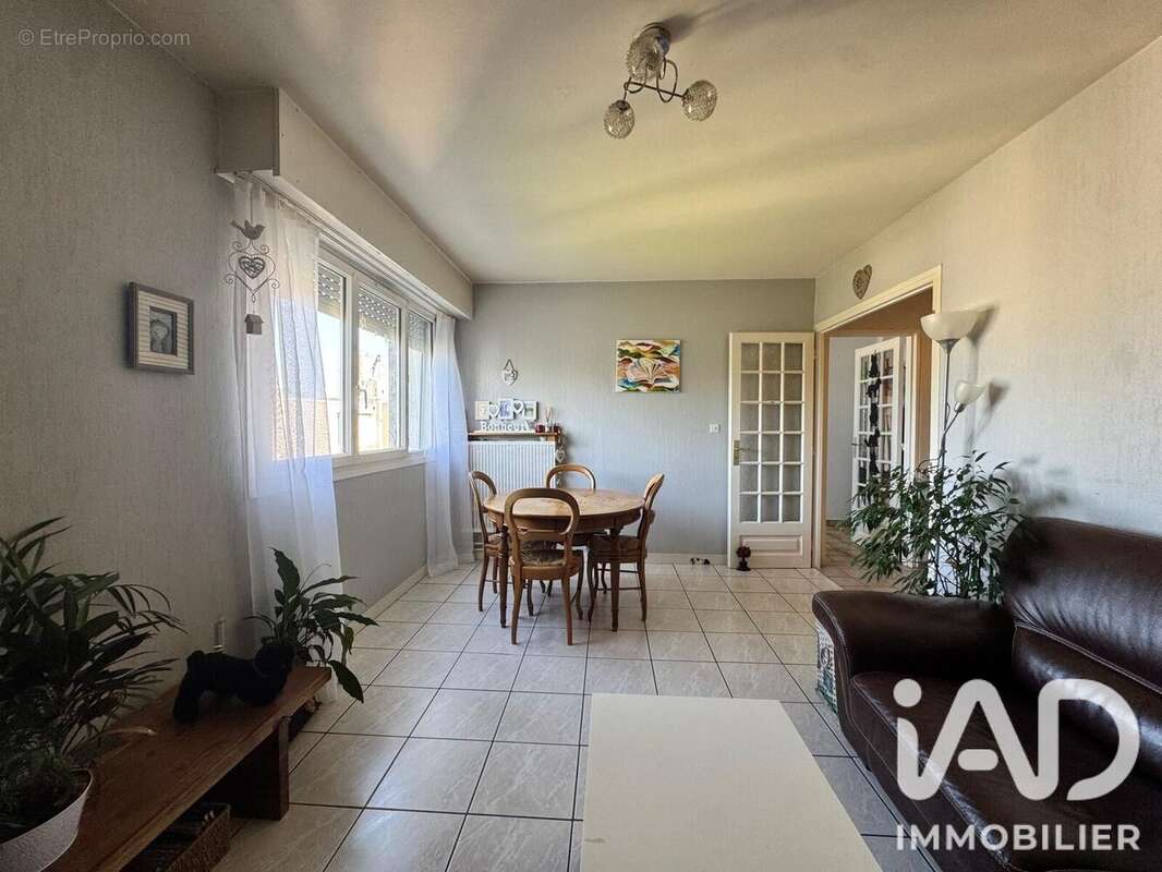 Photo 2 - Appartement à LES ULIS