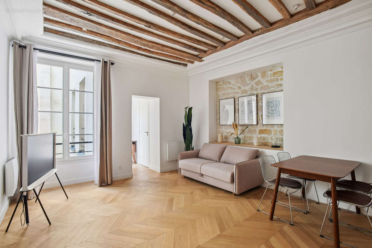 Appartement à PARIS-2E