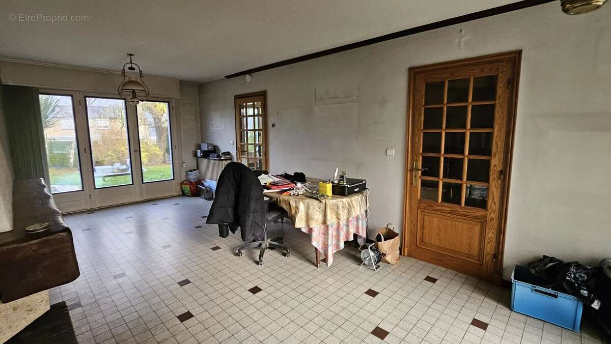 Maison à NEUVILLE-EN-FERRAIN