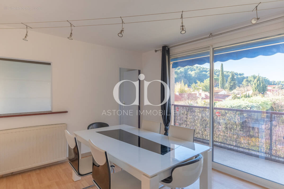 Appartement à CARNOUX-EN-PROVENCE