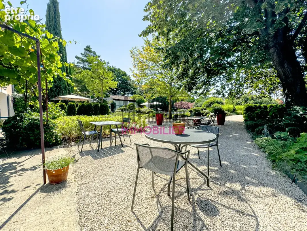 Maison 9 pièces 330 m² à vendre à Pernes-Les-Fontaines (84210) - photo 3