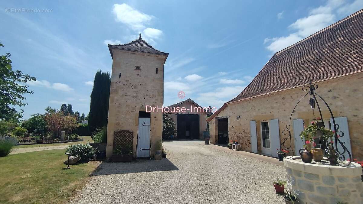 Maison 170 m² à Cours-De-Pile  - photo 15